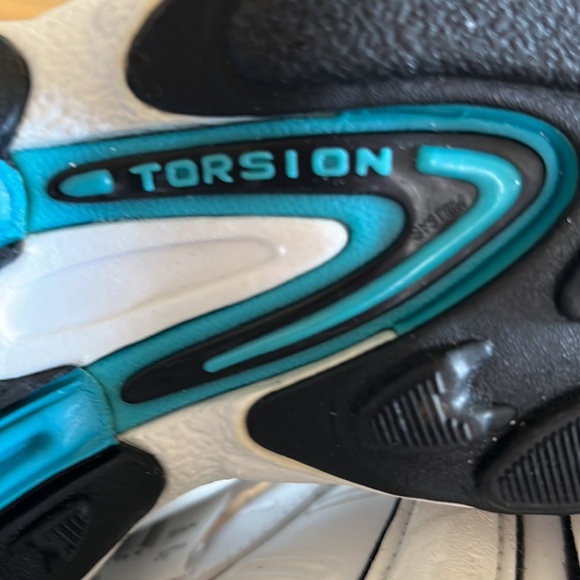 Womens Adidas Galaxy shoes - Picture 5 of 8